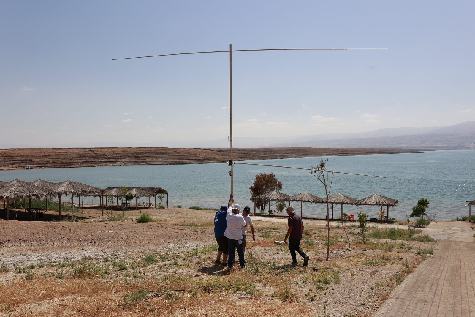 Dead Sea / 4X2DS — curated radio archive frame 5