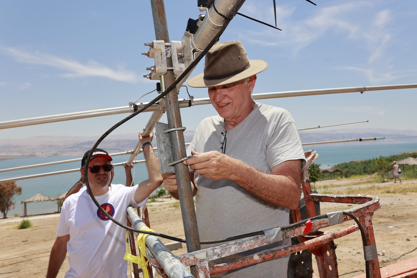 Dead Sea / 4X2DS — curated radio archive frame 19